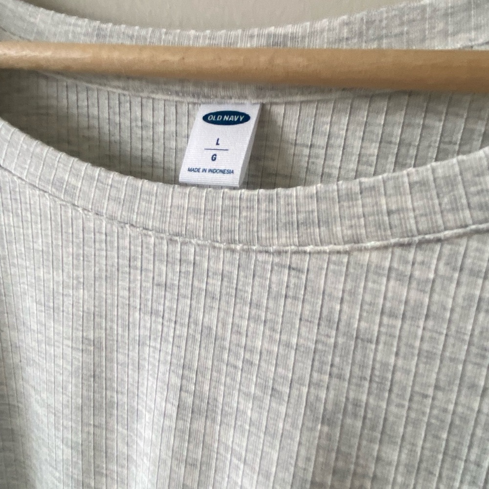 Old Navy Ribbed Top - Picture 2 of 3